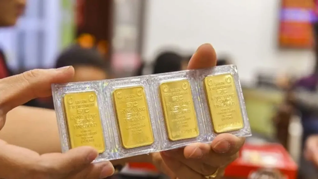 سعر الذهب في شركة SJC يهبط 5 ملايين دونغ لكل تايل في المعاملات